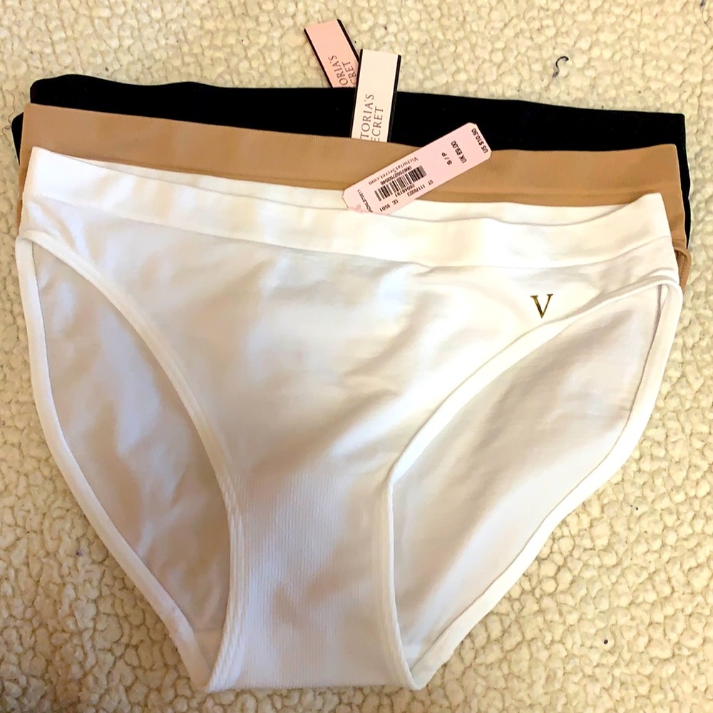 COPY - SOLD. NWT Victoria’s Secrets 3 pair of Seamless Bikini panties.